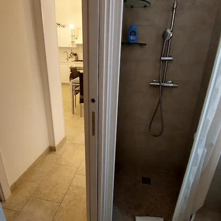 Eusebio's House Дом отдыха Чистернино